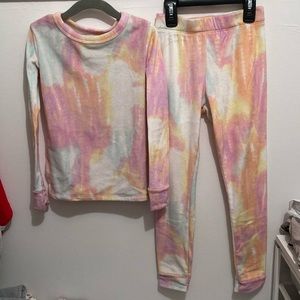 Cat & Jack size 6 snuggly soft pajamas, tie dye design. EUC